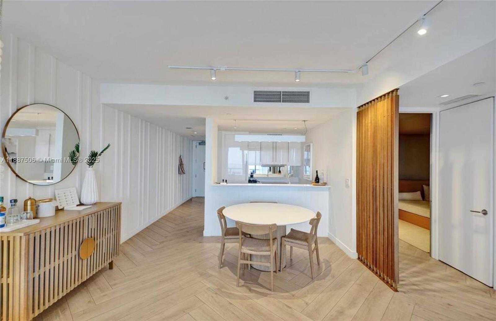 Small Image of 2201 COLLINS AVENUE #1214, Miami Beach Number 9