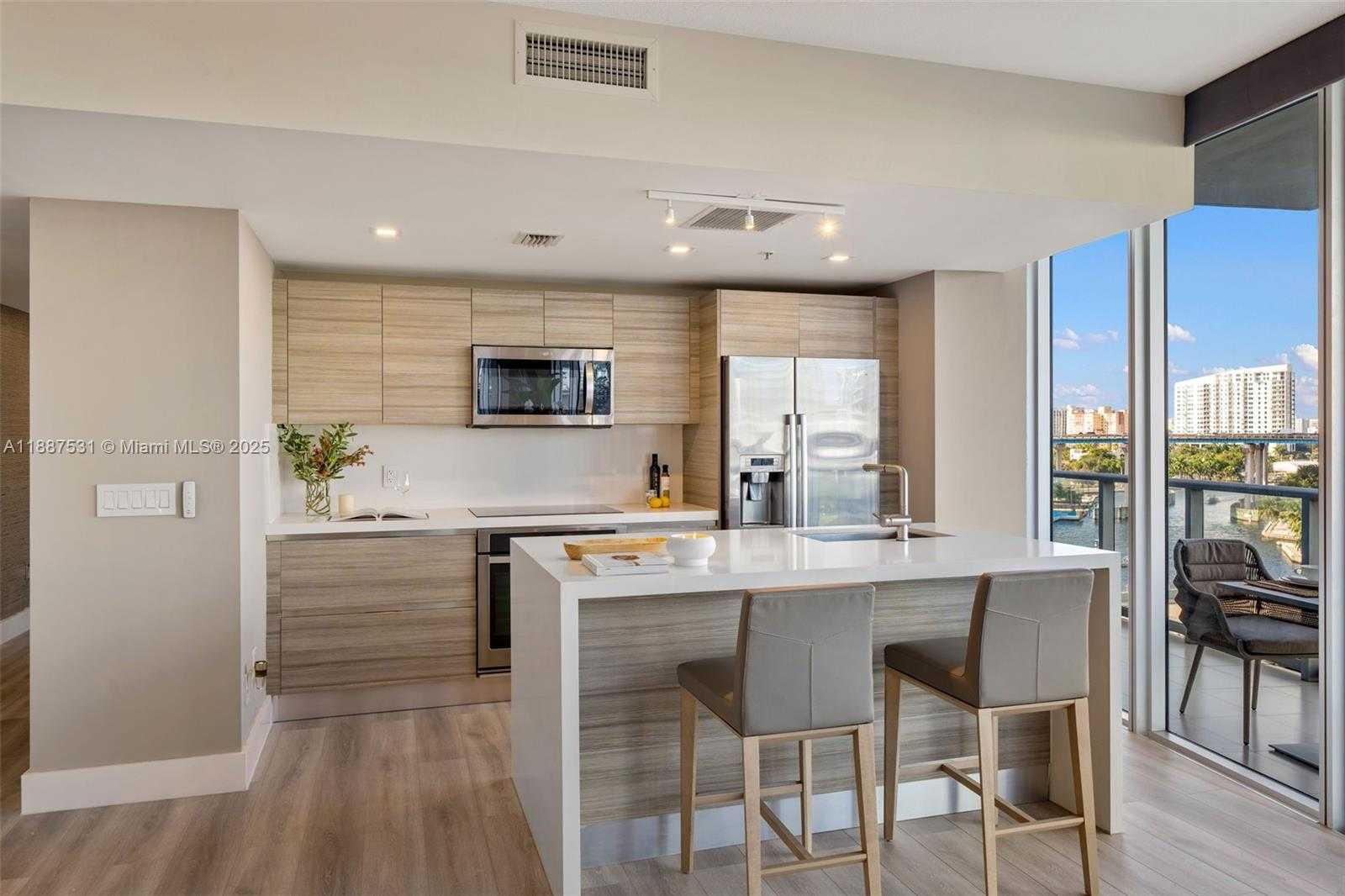 Small Image of 185 SOUTH WEST 7TH ST #803, Miami Number 7