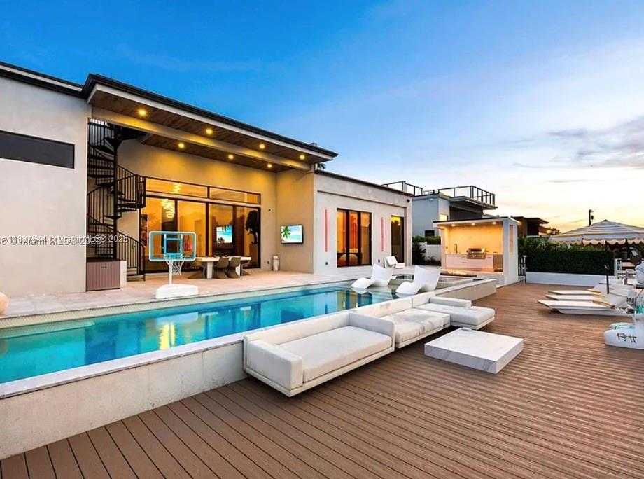 Small Image of 2225 NORTH EAST 19TH ST, Fort Lauderdale Number 2