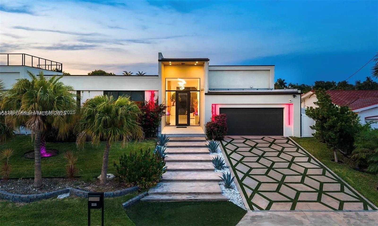Small Image of 2225 NORTH EAST 19TH ST, Fort Lauderdale Number 4
