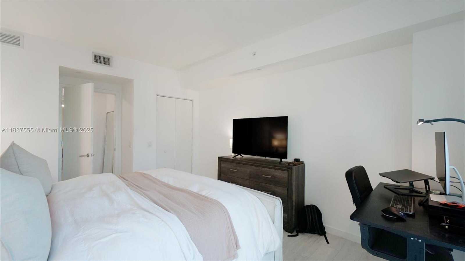 Small Image of 1100 SOUTH MIAMI AVE #2909, Miami Number 20