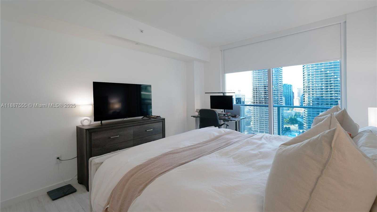 Small Image of 1100 SOUTH MIAMI AVE #2909, Miami Number 21
