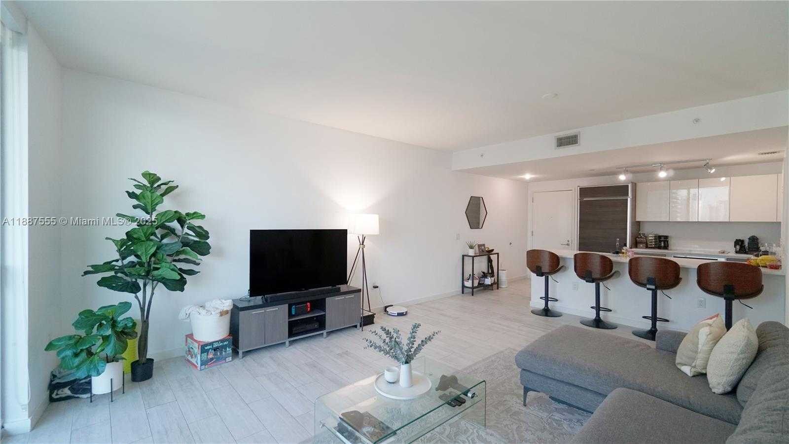Small Image of 1100 SOUTH MIAMI AVE #2909, Miami Number 3
