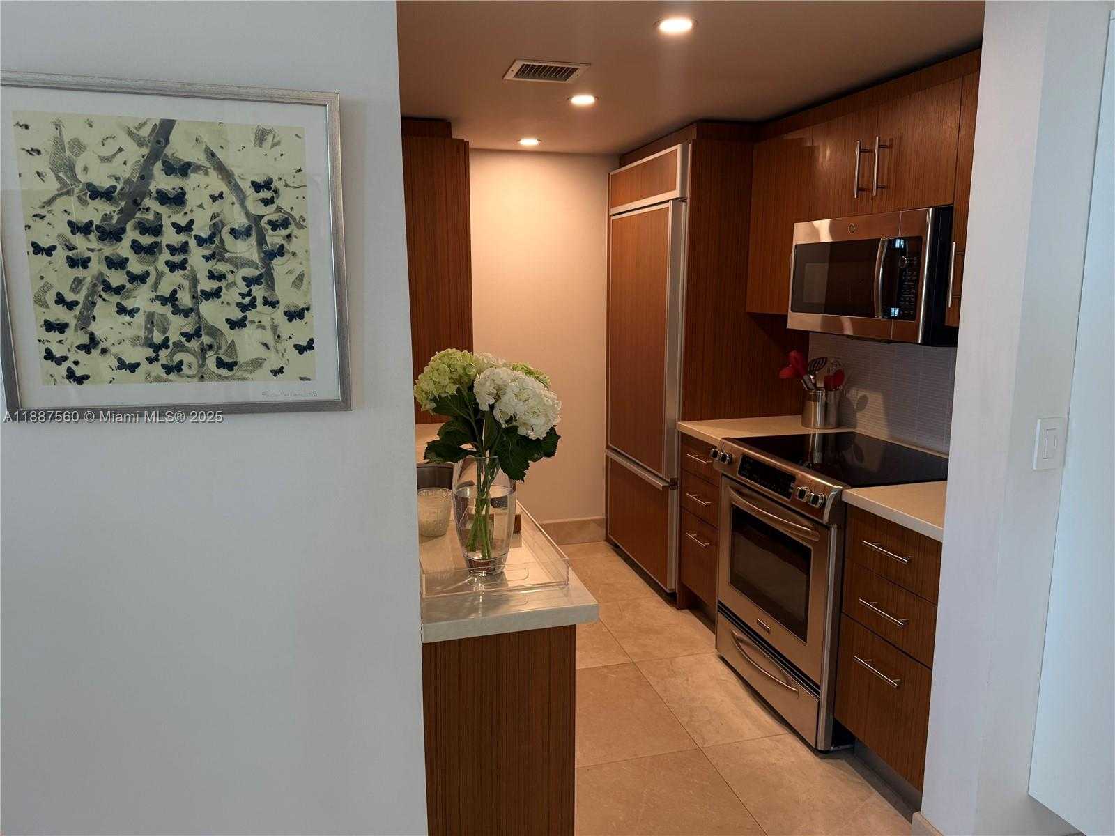 Small Image of 10275 COLLINS AVE #533, Bal Harbour Number 39