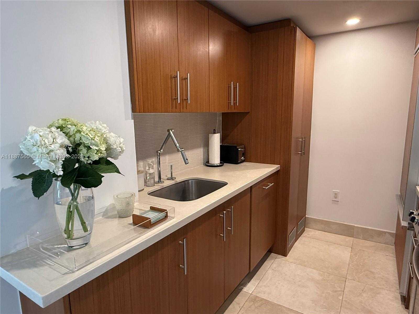 Small Image of 10275 COLLINS AVE #533, Bal Harbour Number 50