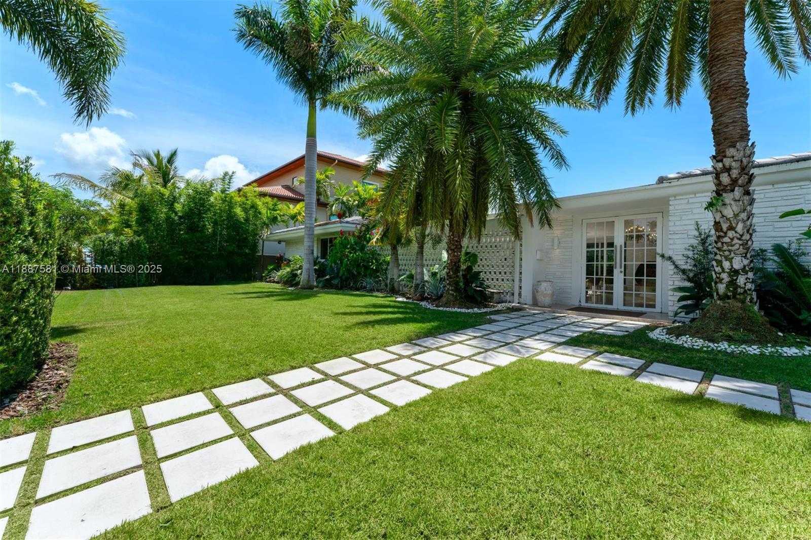 Small Image of 1250 NORTH EAST 87TH ST, Miami Number 3