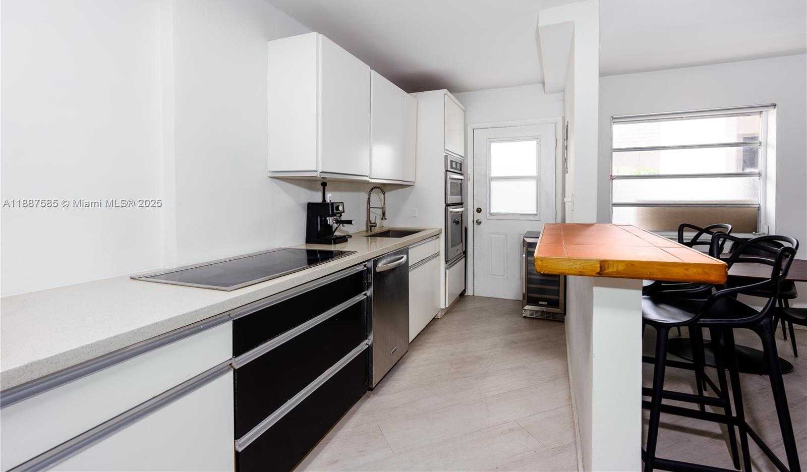 Small Image of 525 MERIDIAN AVE #203, Miami Beach Number 10