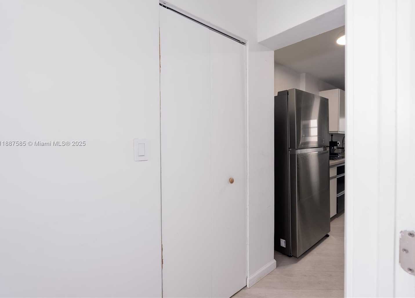 Small Image of 525 MERIDIAN AVE #203, Miami Beach Number 11