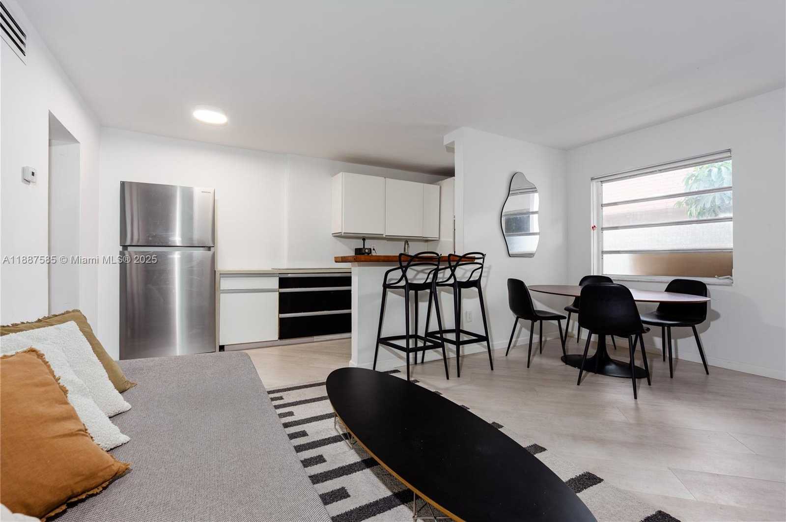 Small Image of 525 MERIDIAN AVE #203, Miami Beach Number 12