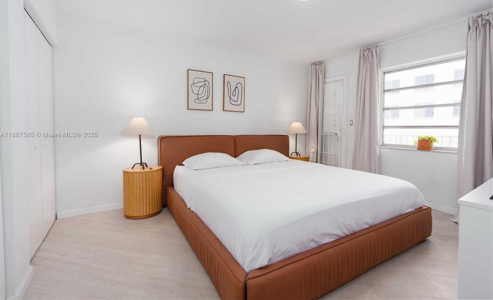 Small Image of 525 MERIDIAN AVE #203, Miami Beach Number 4