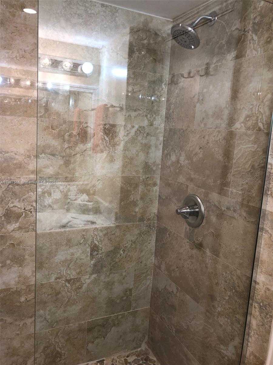 Small Image of 1820 SOUTH TREASURE DR #302B, North Bay Village Number 10