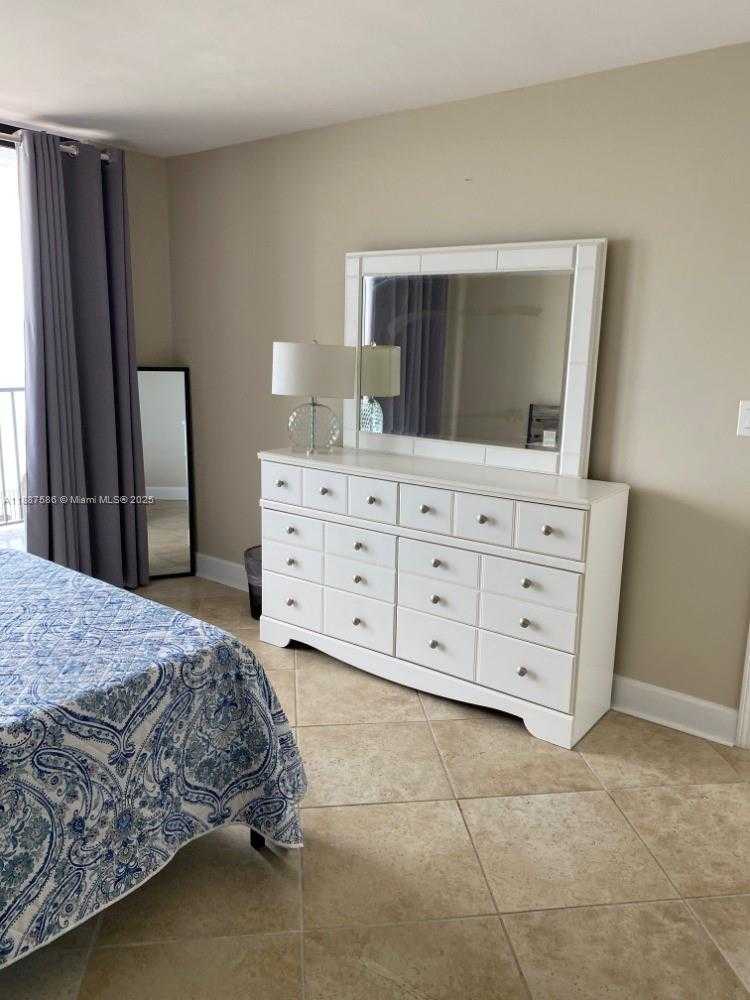 Small Image of 1820 SOUTH TREASURE DR #302B, North Bay Village Number 13