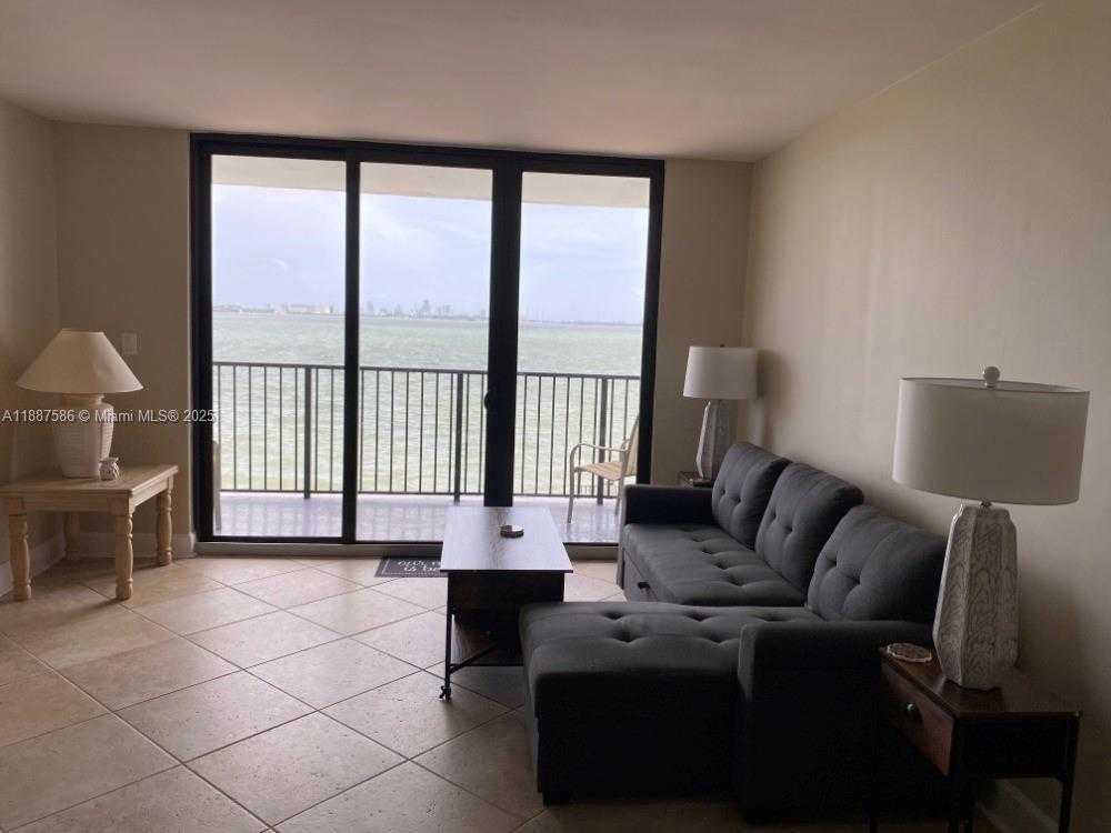 Small Image of 1820 SOUTH TREASURE DR #302B, North Bay Village Number 3