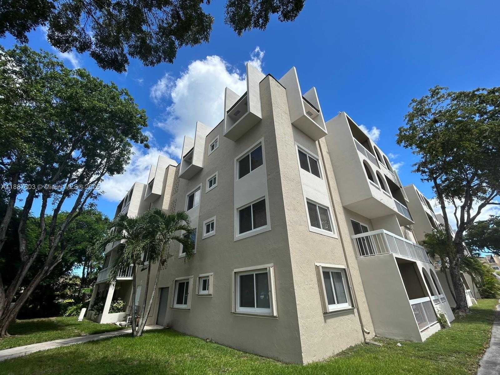 Small Image of 7850 CAMINO REAL #O-318, Miami Number 4