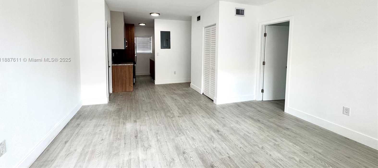 Small Image of 660 LENOX AVE #4, Miami Beach Number 2