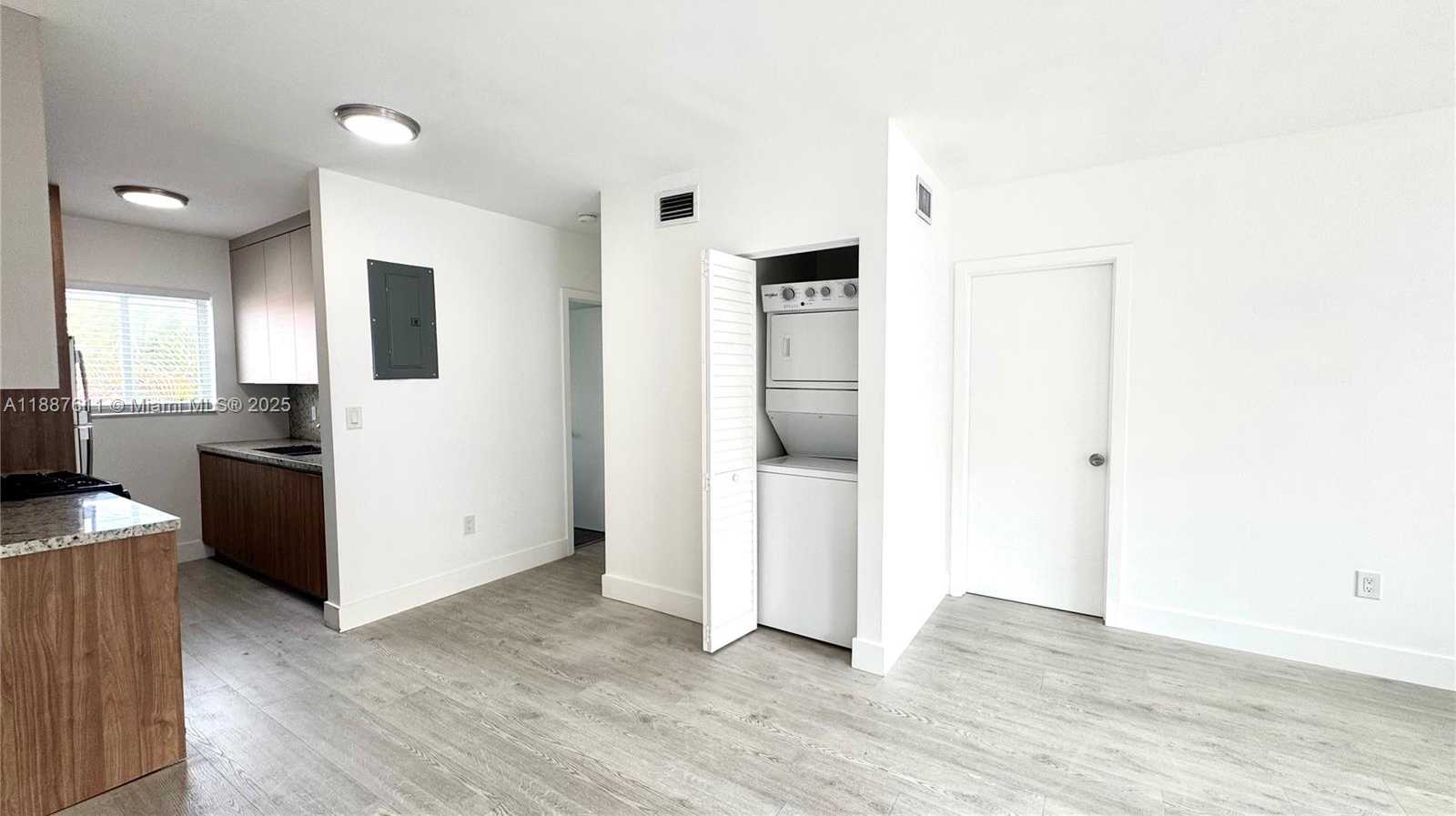 Small Image of 660 LENOX AVE #4, Miami Beach Number 3