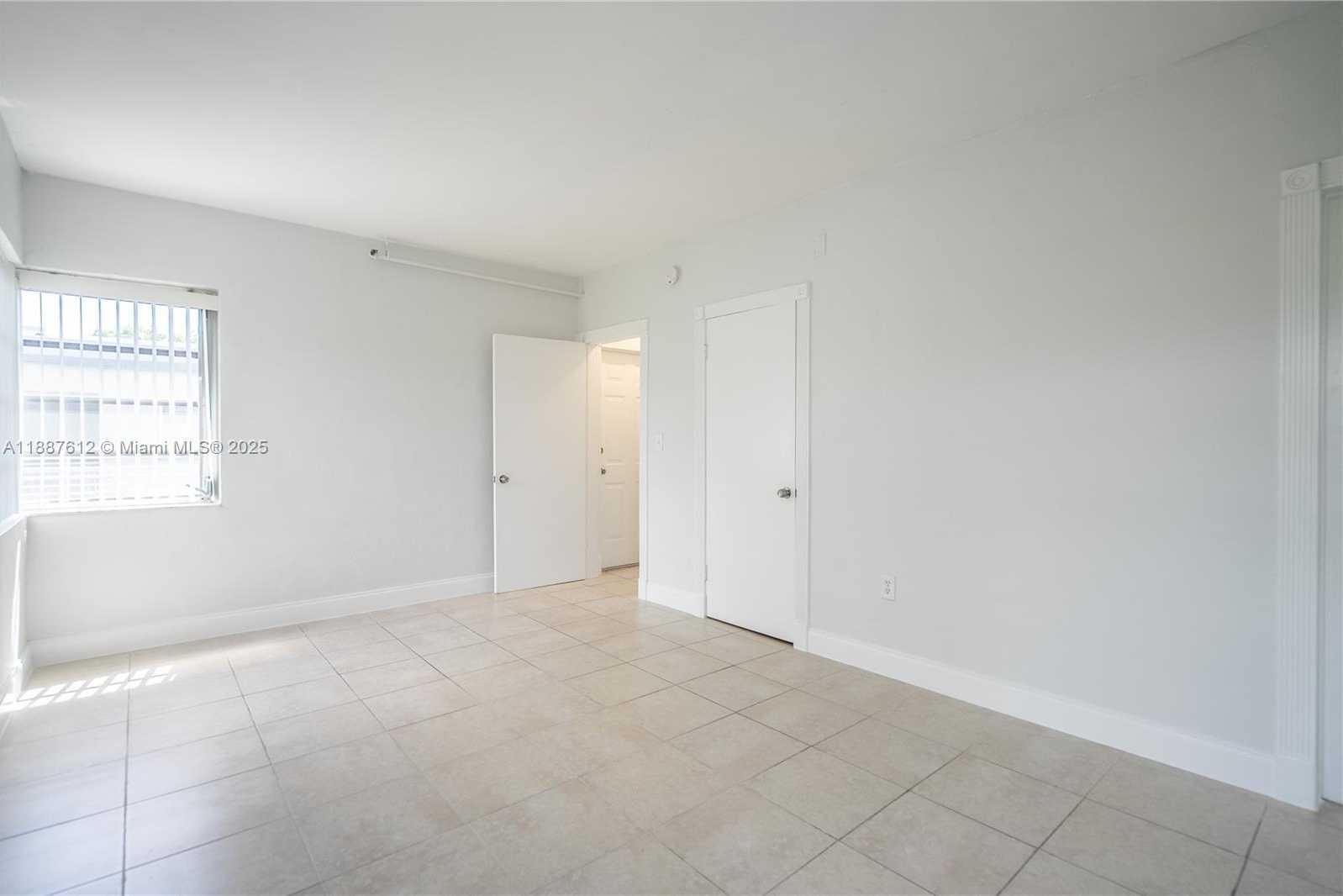 Small Image of 8300 ABBOTT #17, Miami Beach Number 10