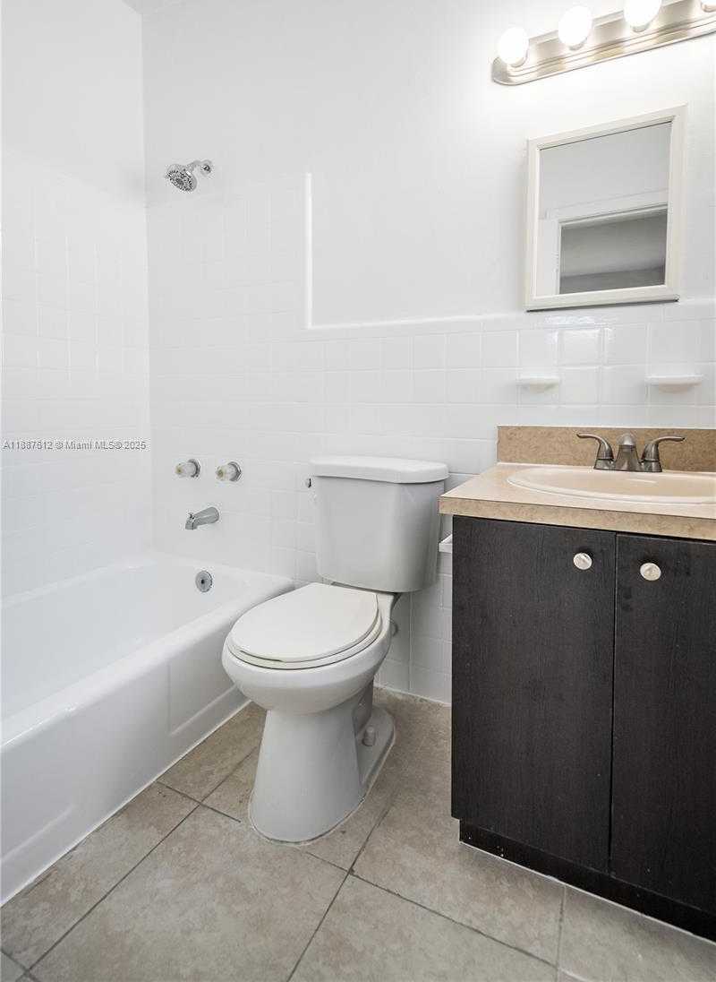 Small Image of 8300 ABBOTT #17, Miami Beach Number 12