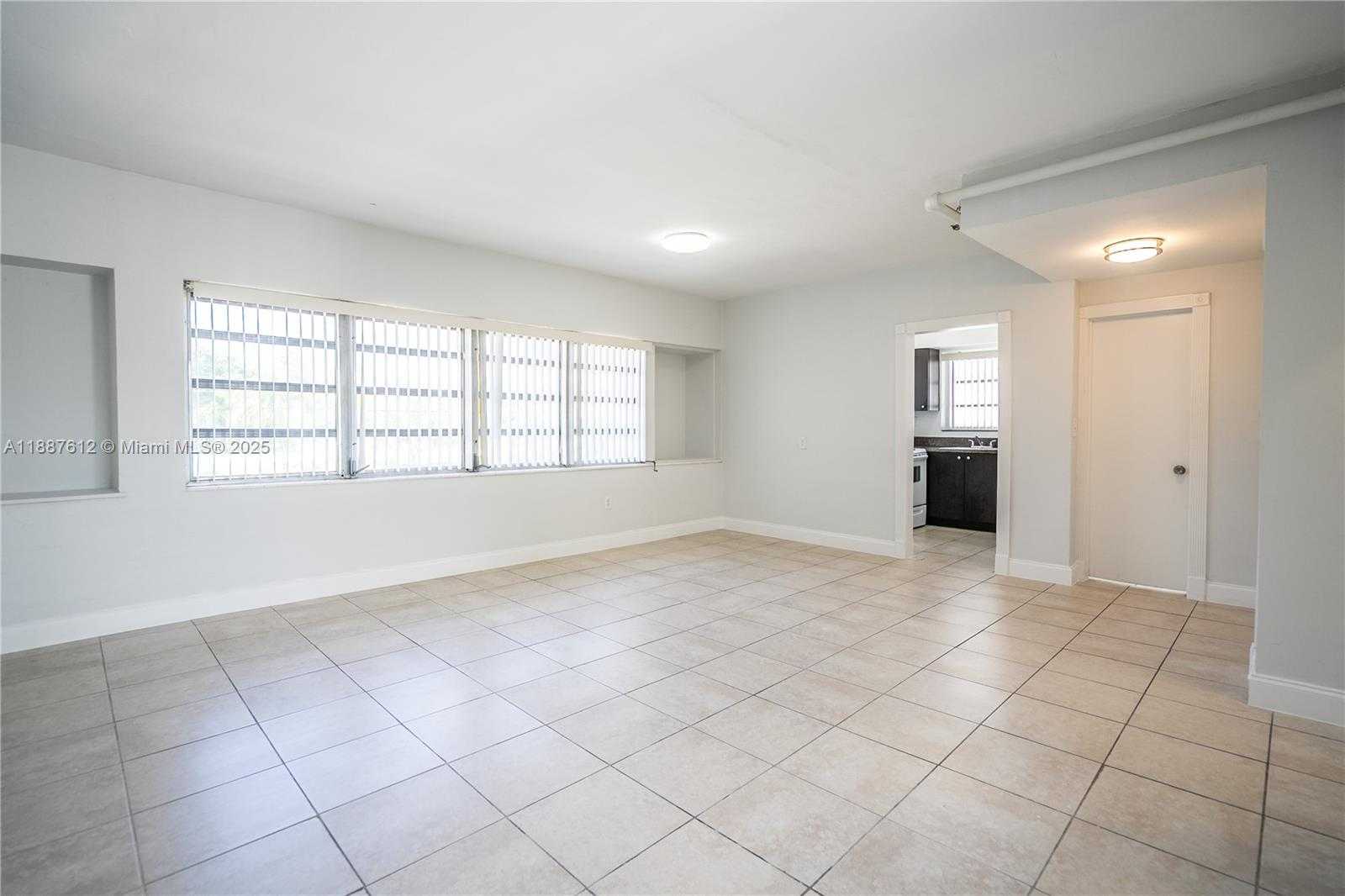 Small Image of 8300 ABBOTT #17, Miami Beach Number 2