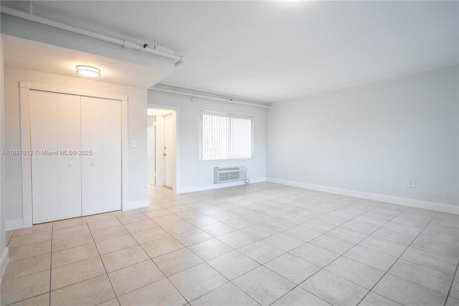 Small Image of 8300 ABBOTT #17, Miami Beach Number 4