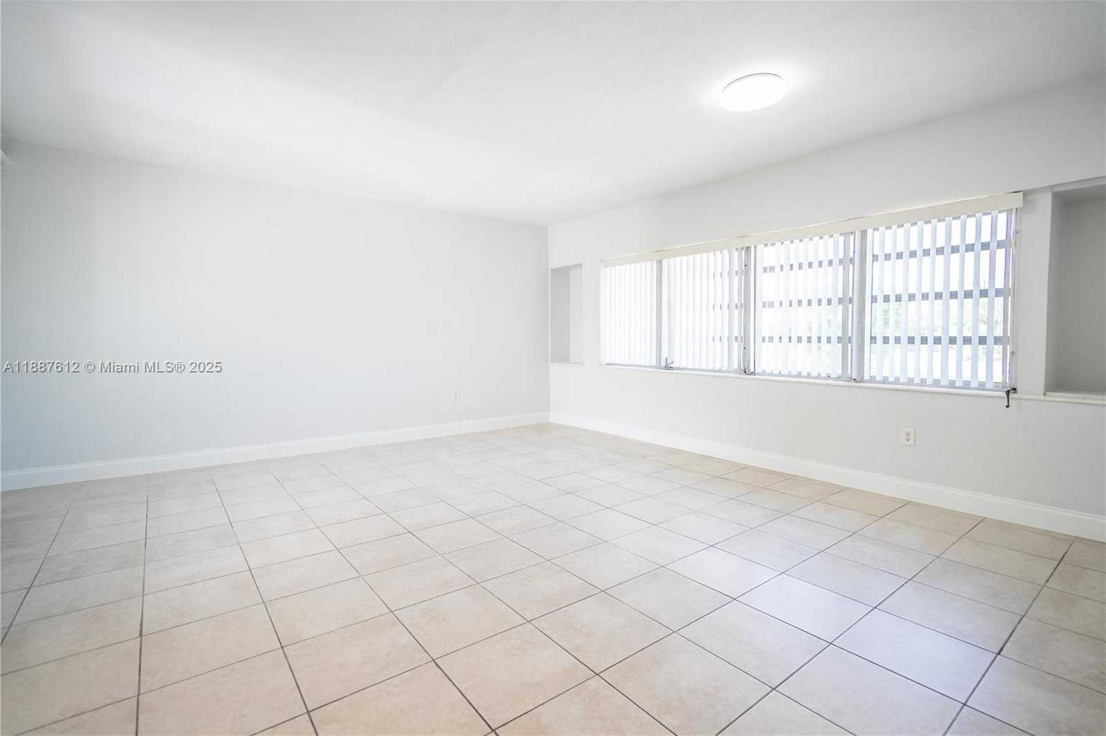 Small Image of 8300 ABBOTT #17, Miami Beach Number 5