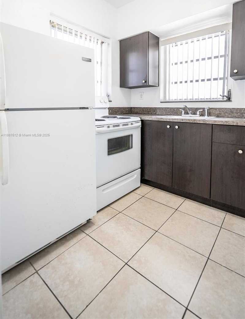 Small Image of 8300 ABBOTT #17, Miami Beach Number 6