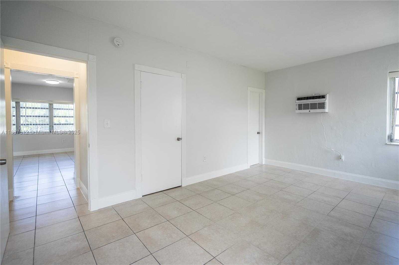 Small Image of 8300 ABBOTT #17, Miami Beach Number 9