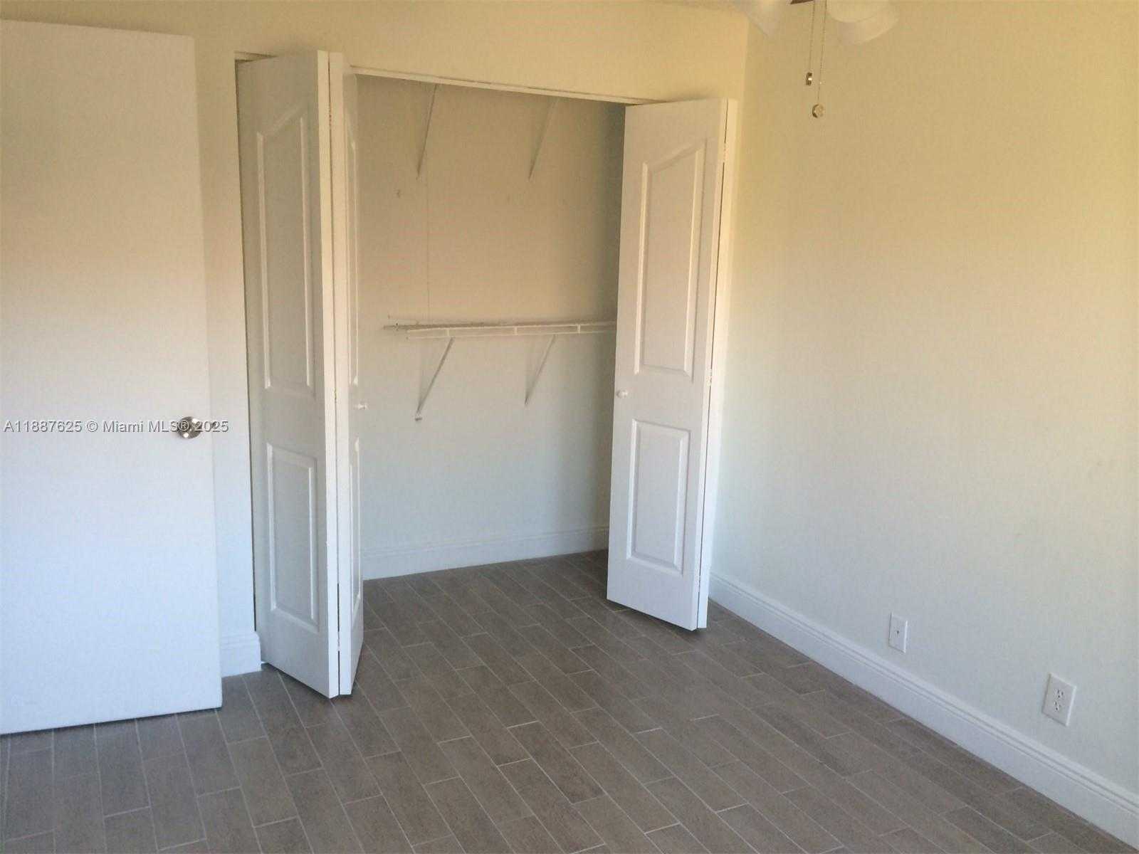 Small Image of 11153 NORTH WEST 37TH ST, Sunrise Number 16