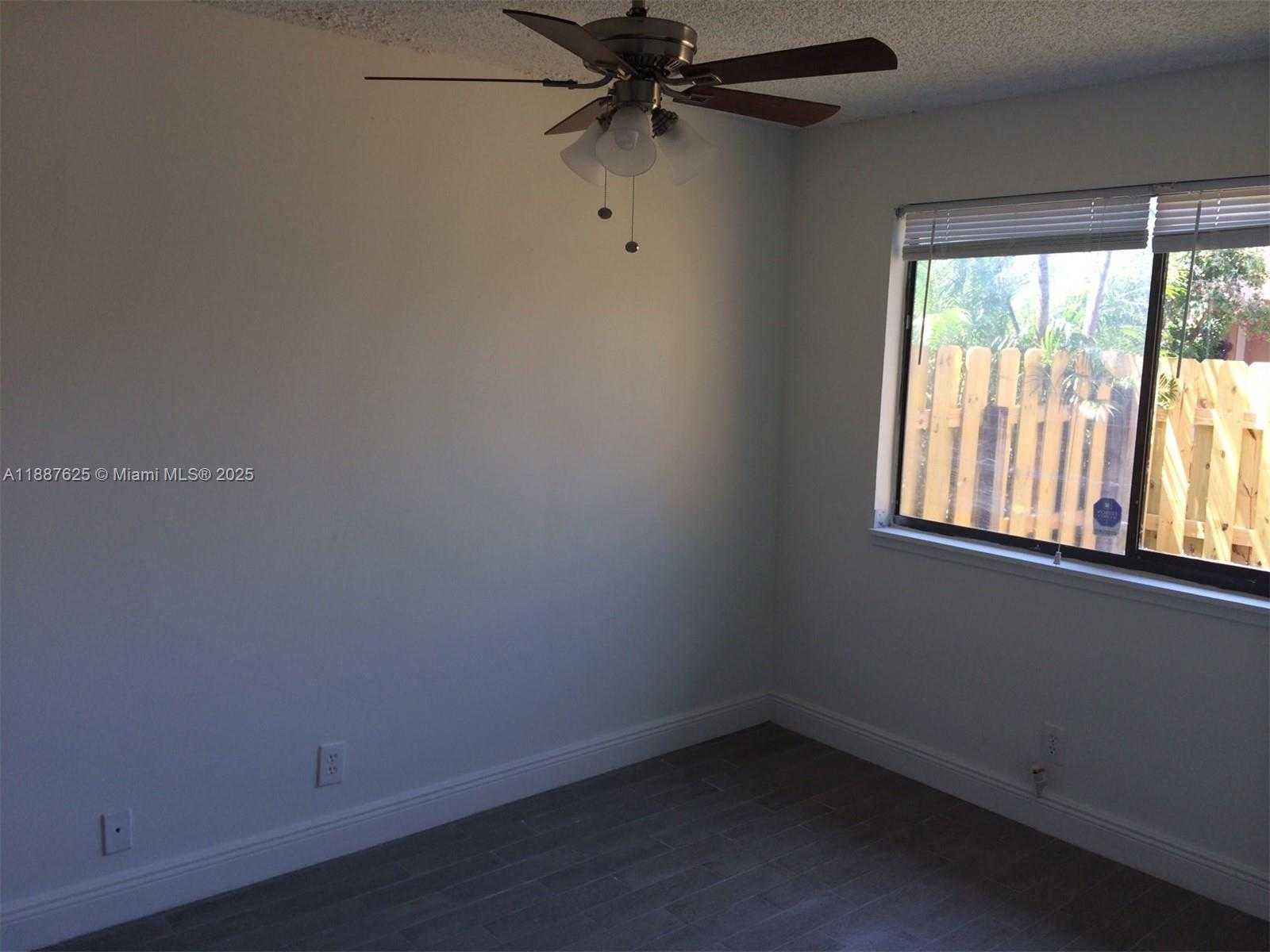 Small Image of 11153 NORTH WEST 37TH ST, Sunrise Number 17