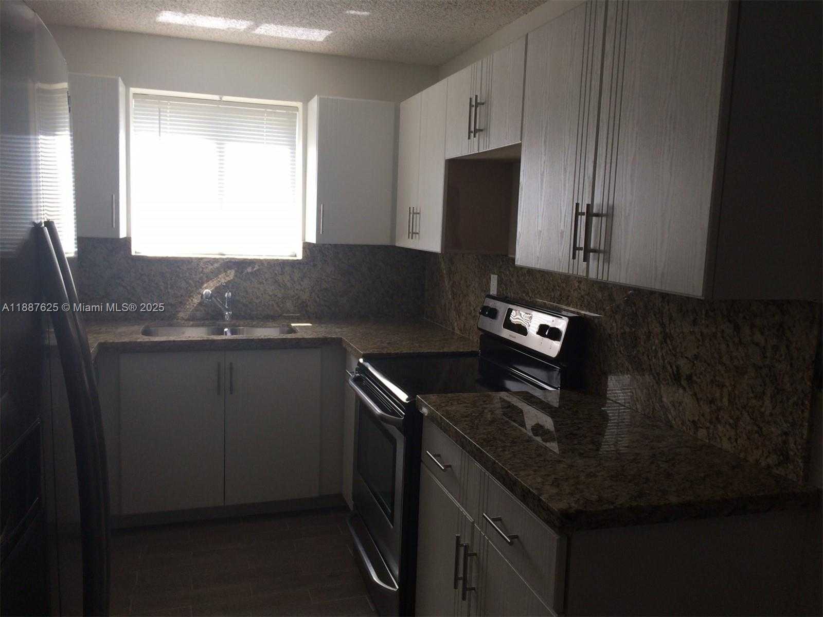 Small Image of 11153 NORTH WEST 37TH ST, Sunrise Number 18