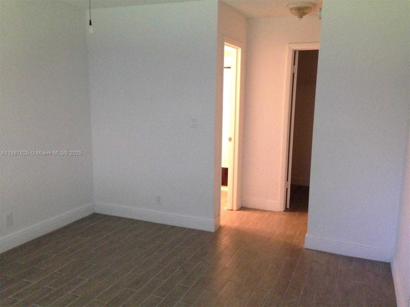 Small Image of 11153 NORTH WEST 37TH ST, Sunrise Number 23