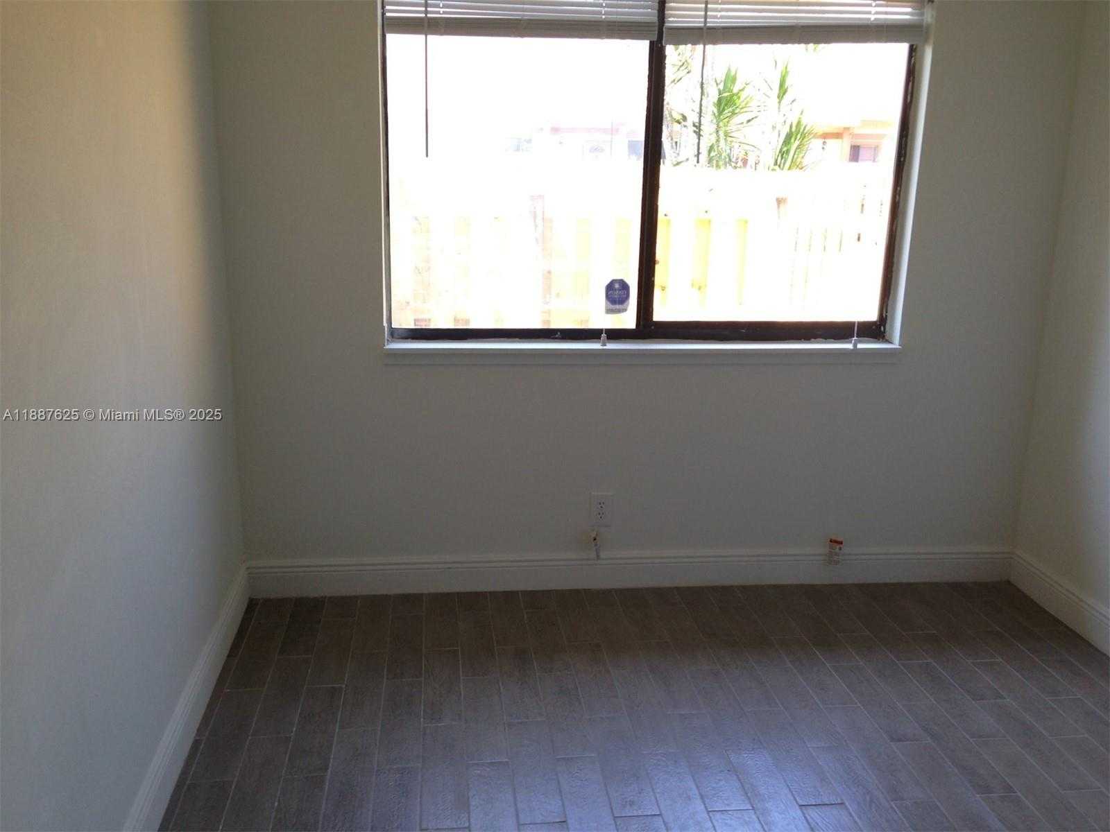 Small Image of 11153 NORTH WEST 37TH ST, Sunrise Number 30