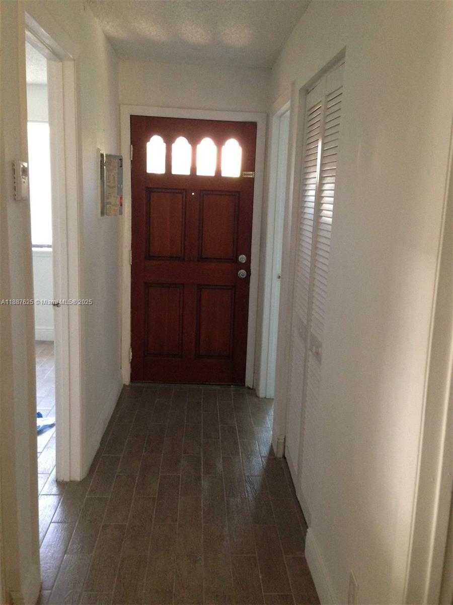 Small Image of 11153 NORTH WEST 37TH ST, Sunrise Number 4