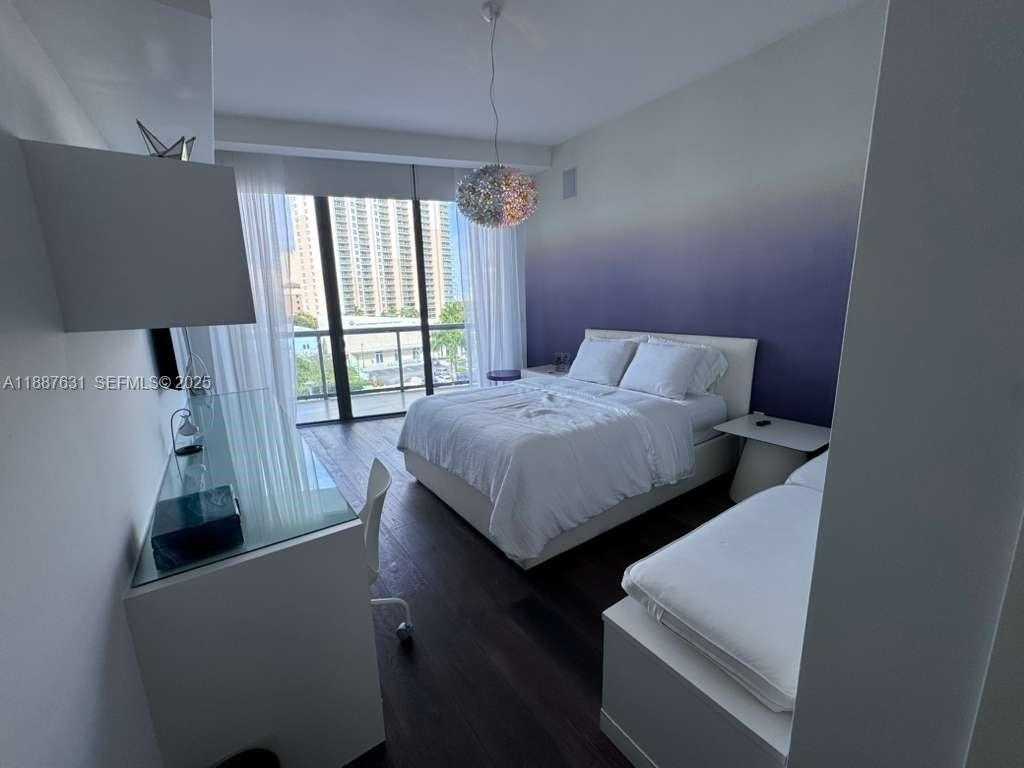 Imagen de Pequeño Objeto