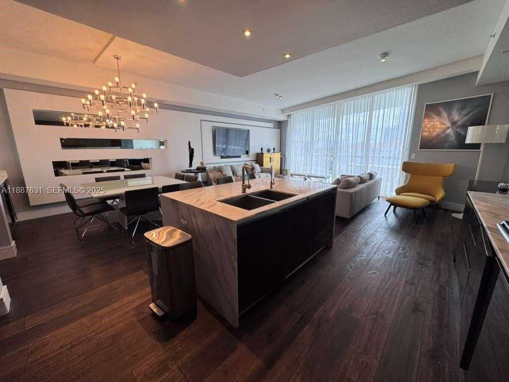 Imagen de Pequeño Objeto