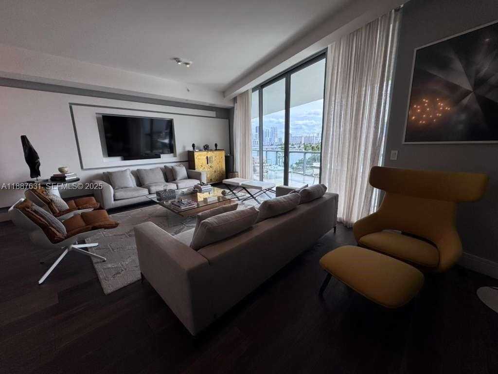 Imagen de Pequeño Objeto