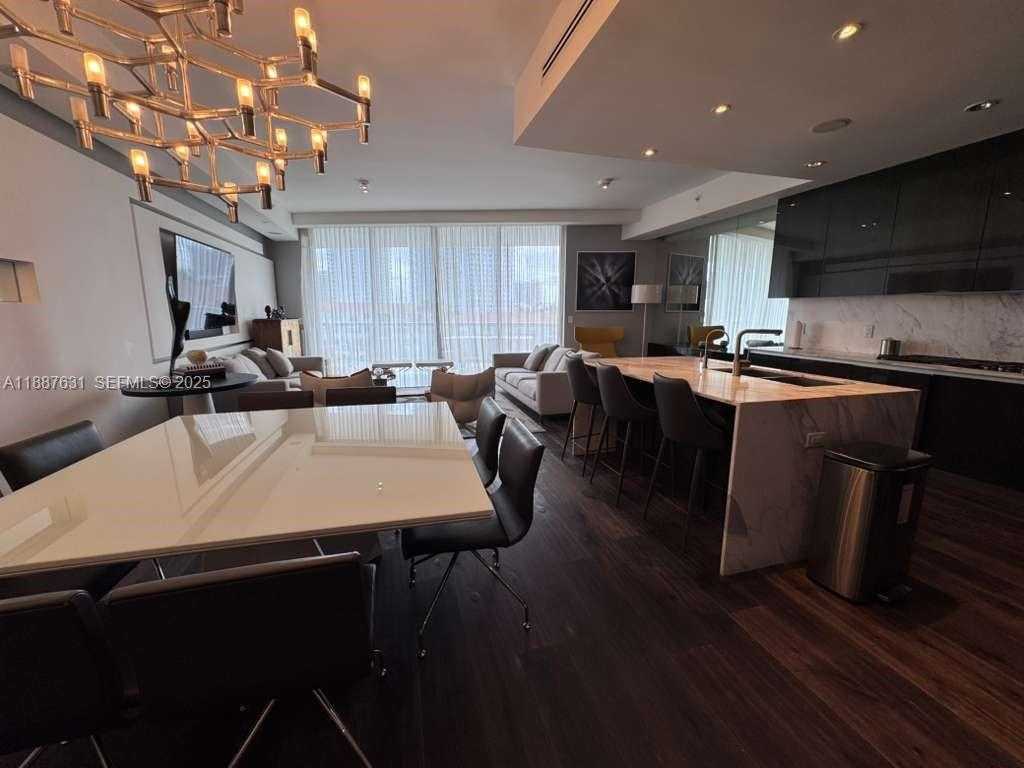 Imagen de Pequeño Objeto