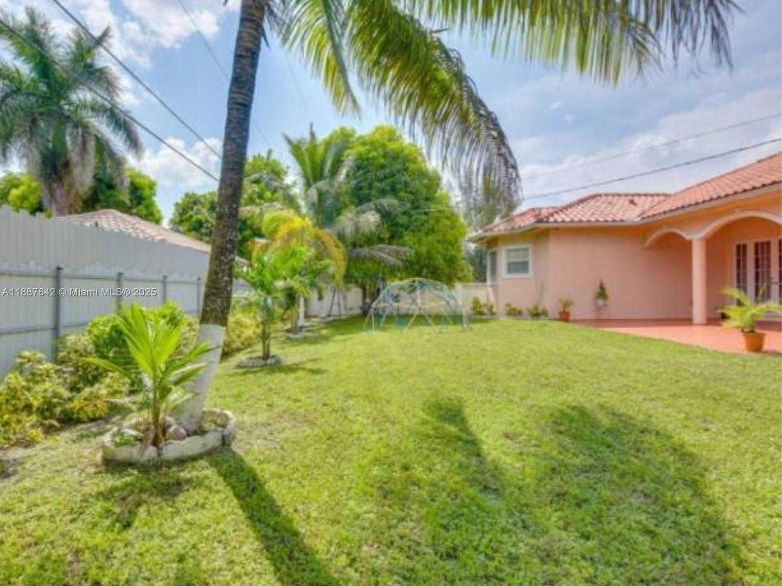 Small Image of 3040 NORTH WEST 215TH ST #2, Miami Gardens Number 2