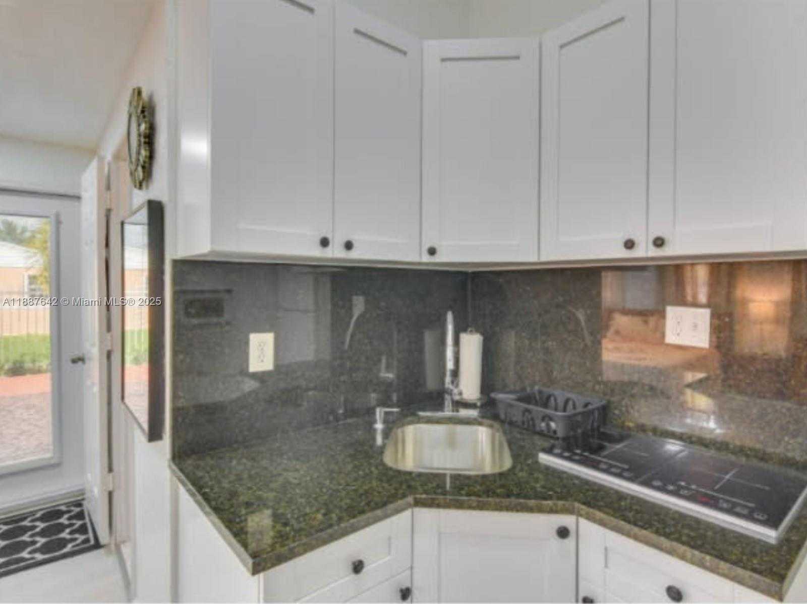 Small Image of 3040 NORTH WEST 215TH ST #2, Miami Gardens Number 4