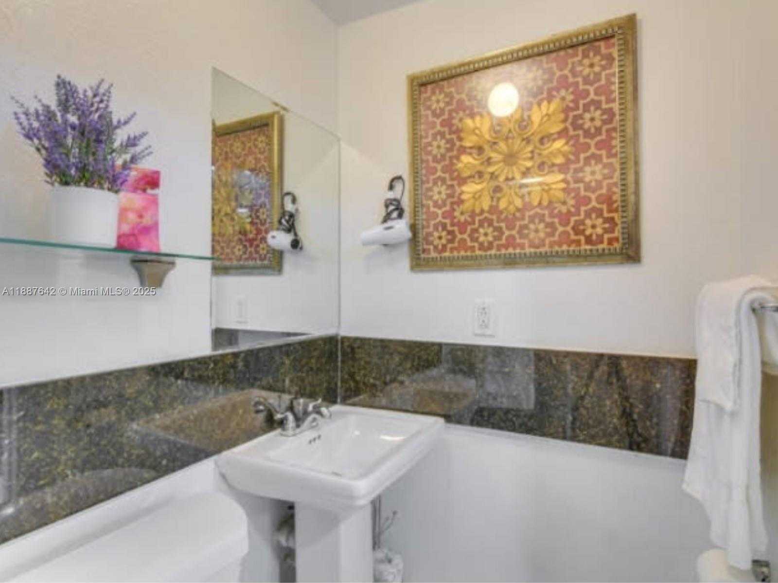 Small Image of 3040 NORTH WEST 215TH ST #2, Miami Gardens Number 6