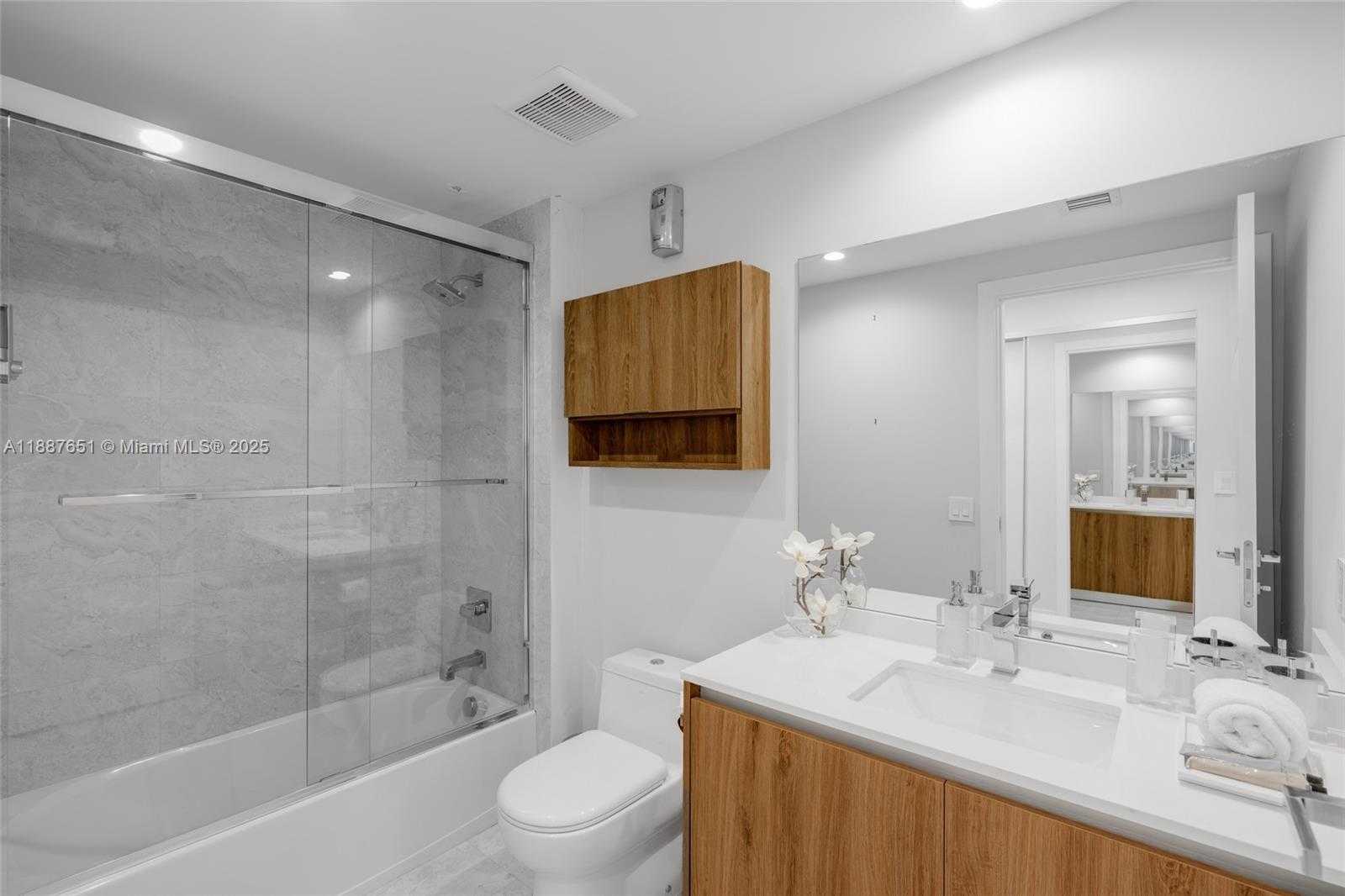Small Image of 488 NORTH EAST 18TH ST #2612/2615, Miami Number 30