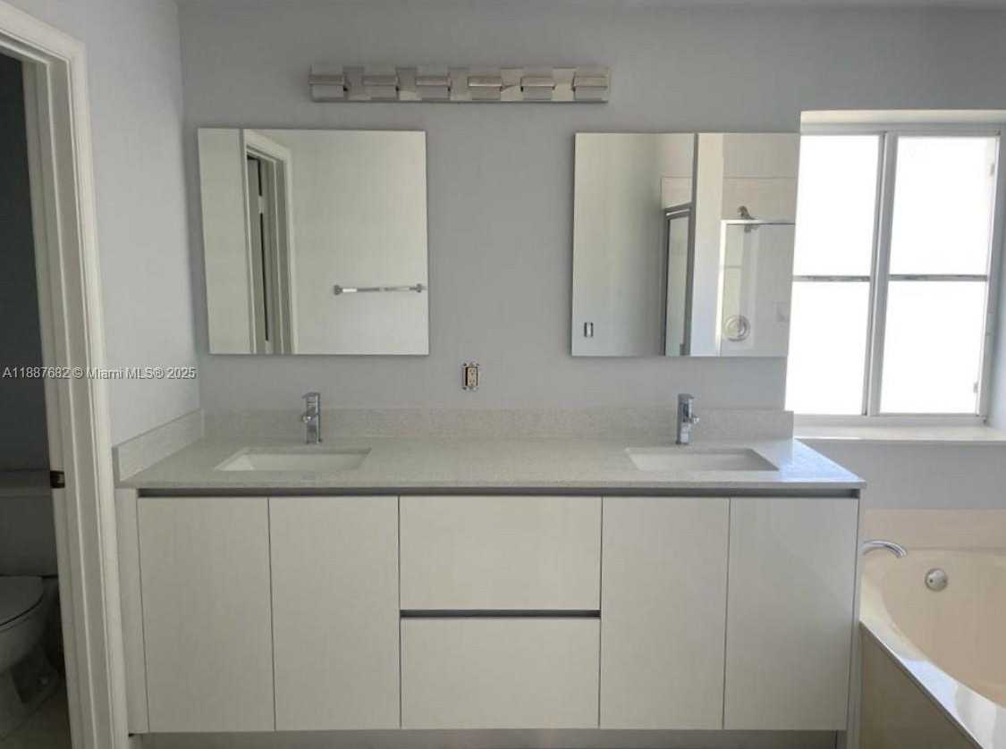 Small Image of 4337 LAUREL PL, Weston Number 12