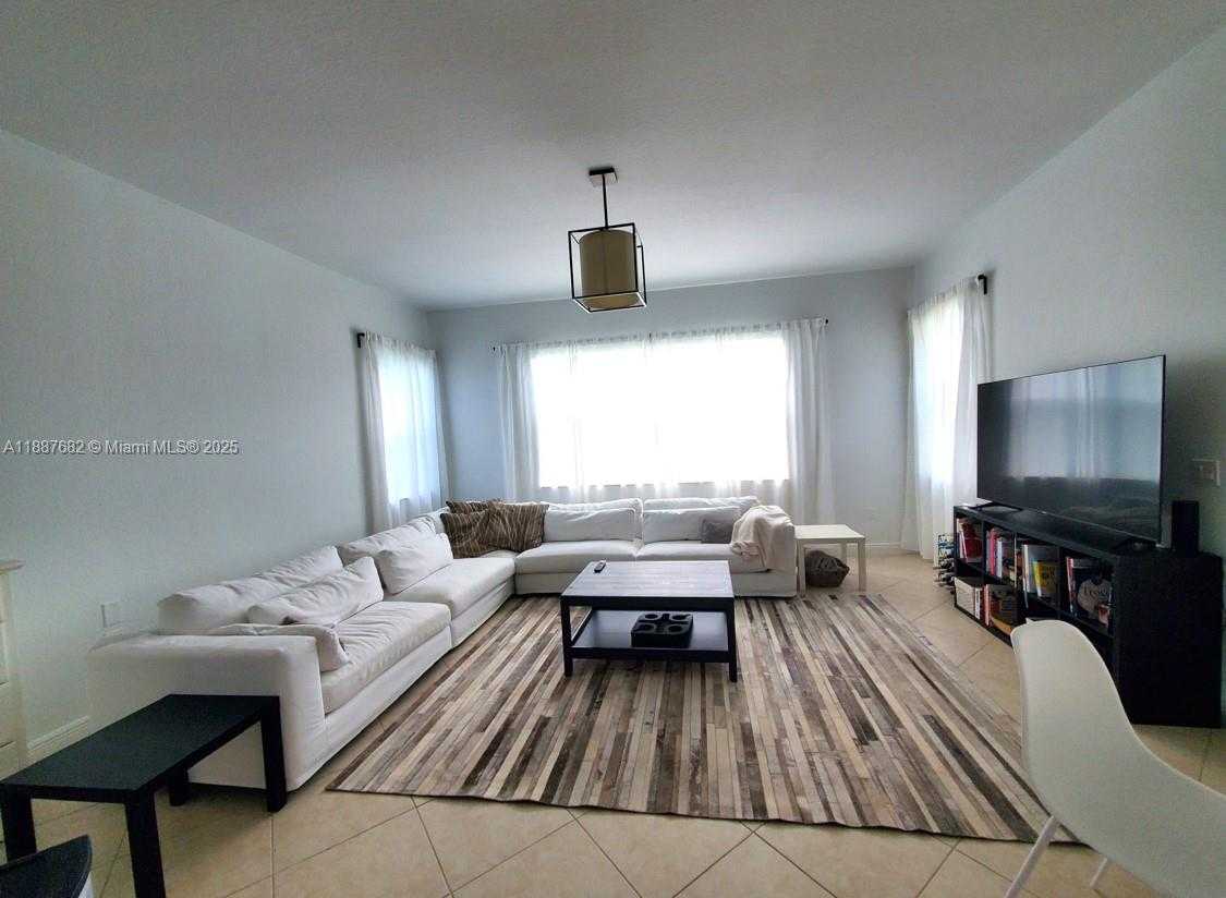 Small Image of 4337 LAUREL PL, Weston Number 4