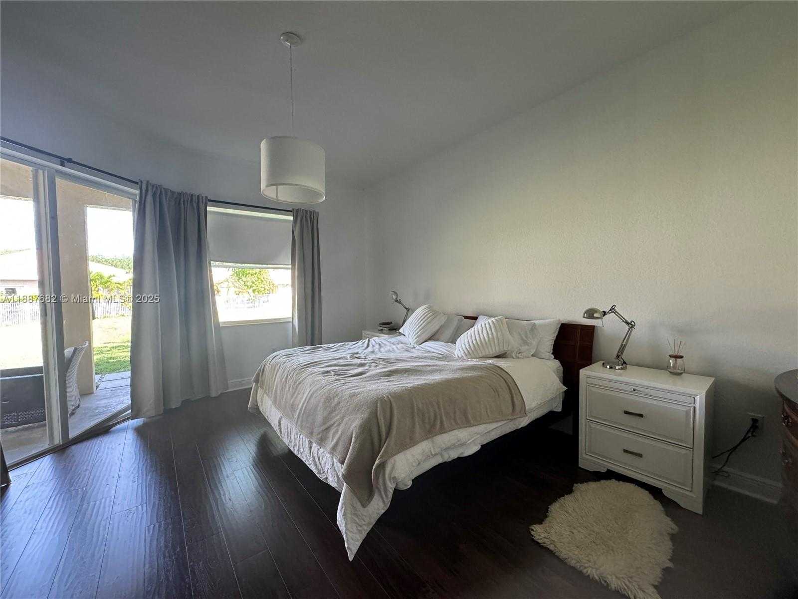 Small Image of 4337 LAUREL PL, Weston Number 9