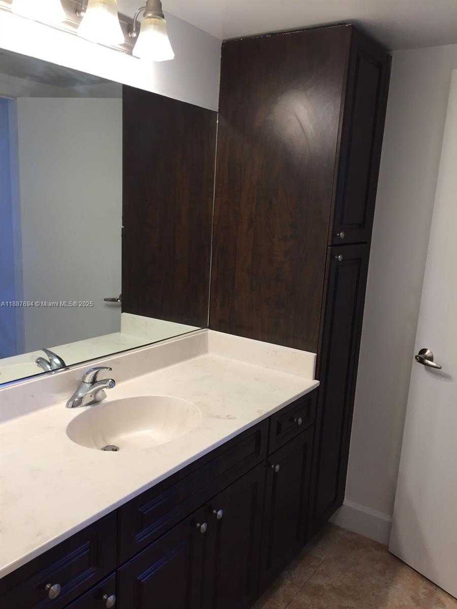 Small Image of 401 69TH ST #PH-105, Miami Beach Number 8