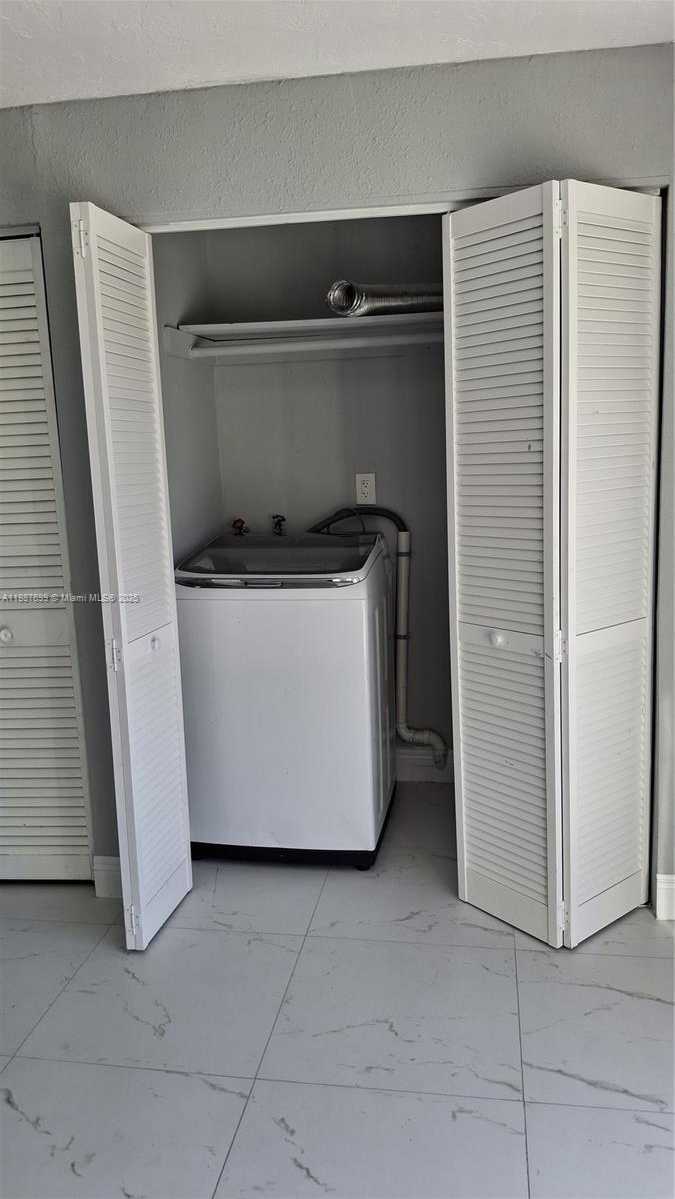 Small Image of 598 EAST 41ST ST, Hialeah Number 14