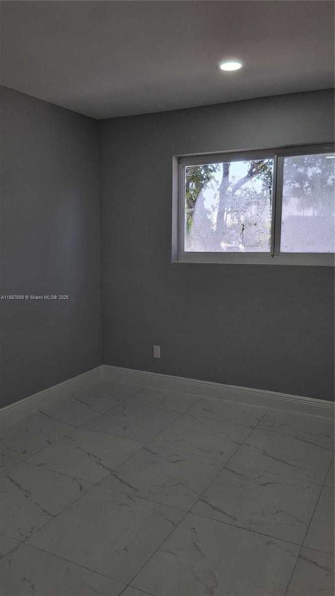 Small Image of 598 EAST 41ST ST, Hialeah Number 19