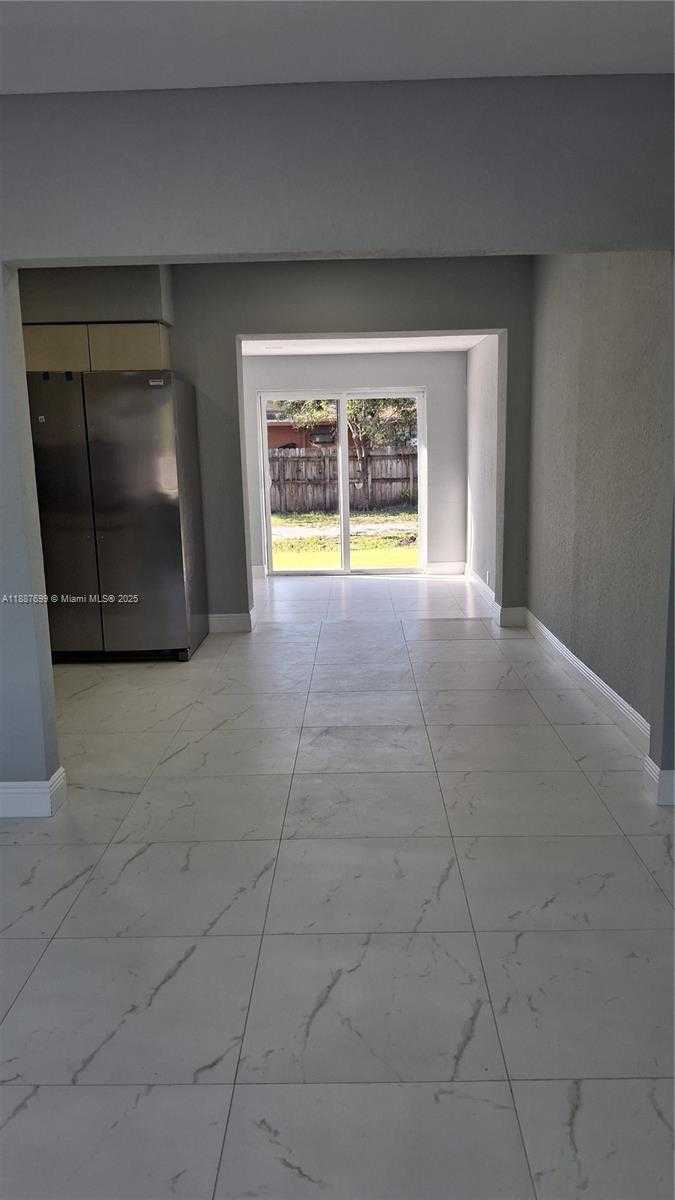Small Image of 598 EAST 41ST ST, Hialeah Number 5