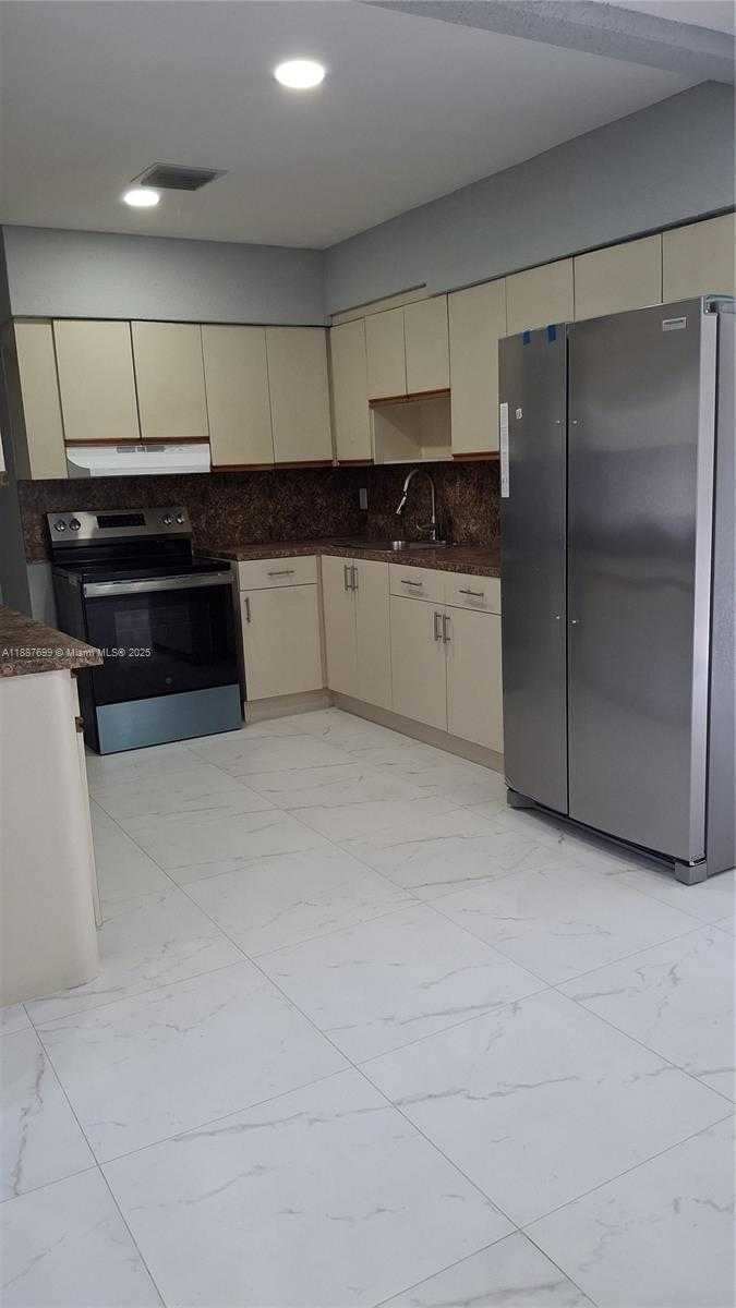 Small Image of 598 EAST 41ST ST, Hialeah Number 9