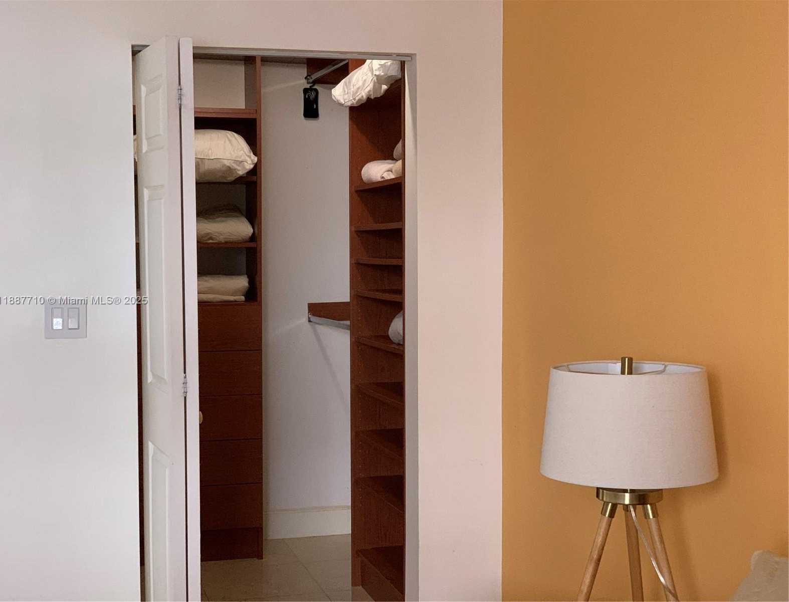 Small Image of 185 SOUTH EAST 14TH TER #2201, Miami Number 3